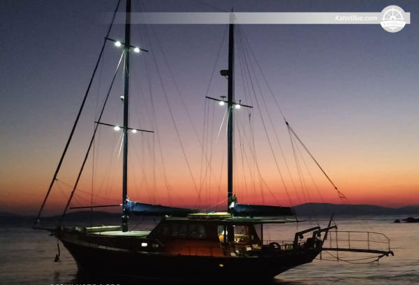 Yksityinen auringonlaskun risteily Mykonoksen etelärannikolle, Kreikkaan