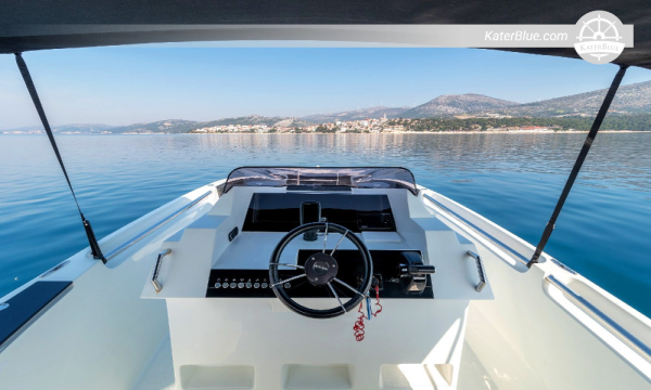 Sehari di Laut Adriatik yang tak terlupakan: Trogir-Kroasia