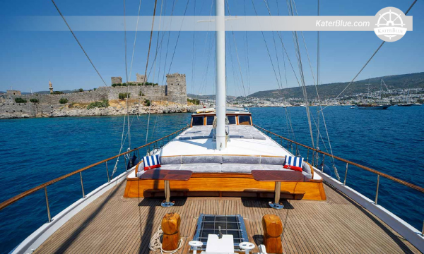Wöchentliche Charter einer 26 Meter langen Luxus-Gulet mit Skipper in Göcek, Türkei
