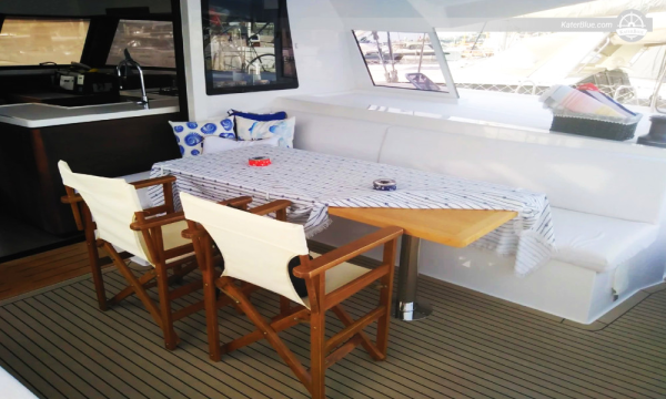 Location de catamaran Nautitech 45 pieds avec skipper à Yalikavak, Turquie
